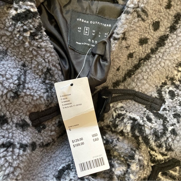 Urban Outfitters grey paisley fleece duffle coat buttons jacket - Picture 2 of 6